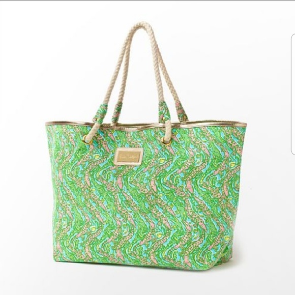 Lilly Pulitzer Handbags - Lilly Pulitzer Shoreline Beach Chomp Chomp Tote